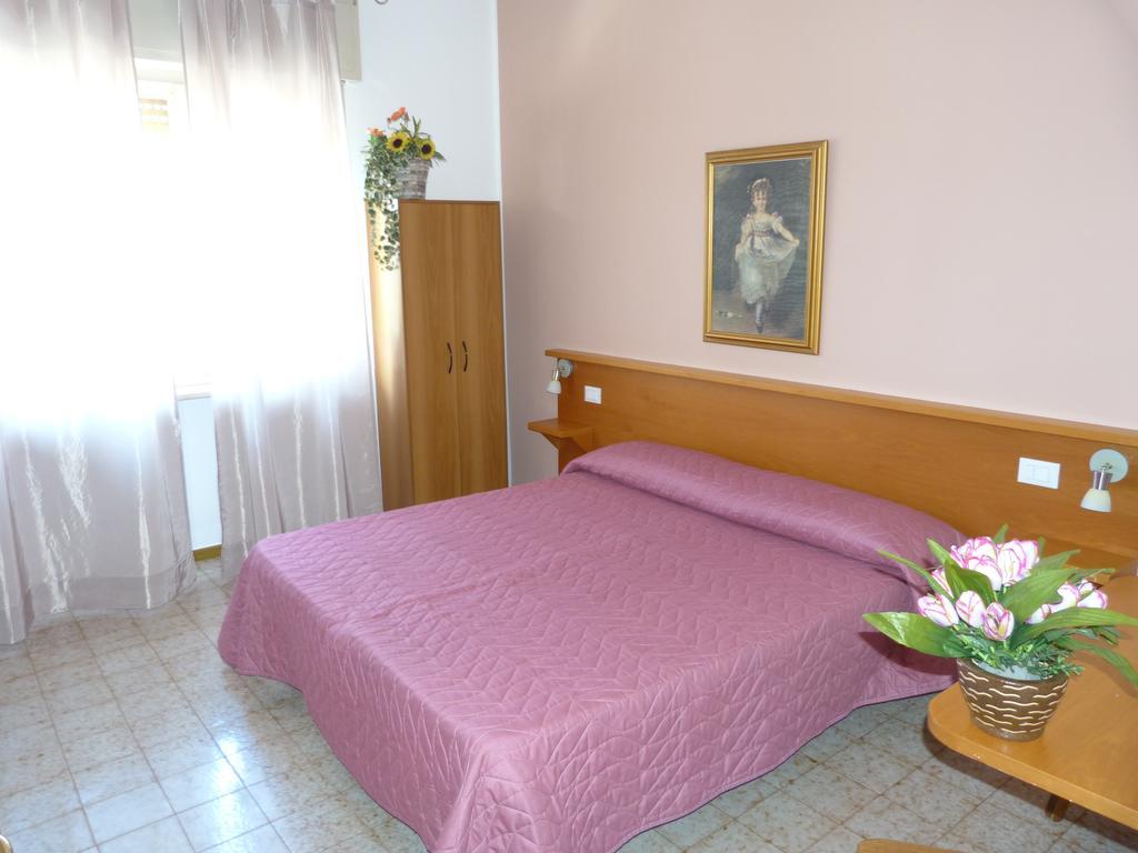 Hotel Le Colline Del Garda Bussolengo Habitación foto